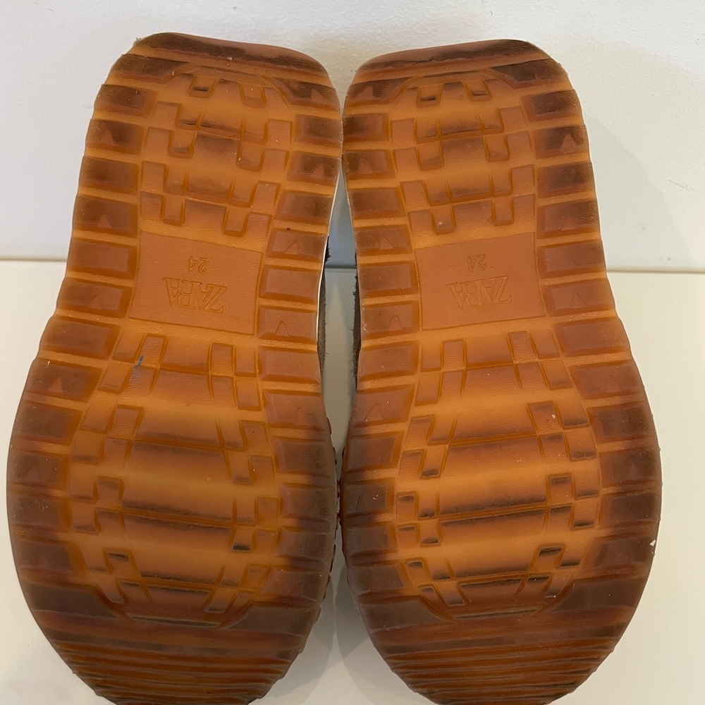 Zara Sneakers - Picture 6 of 6